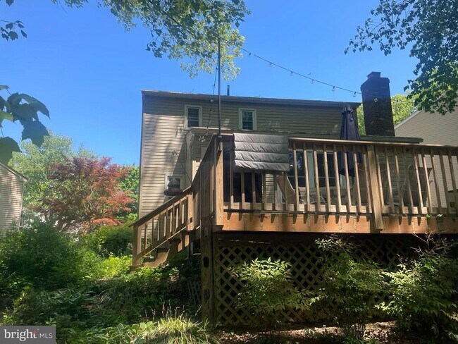 Building Photo - 1666 Hemlock Cir