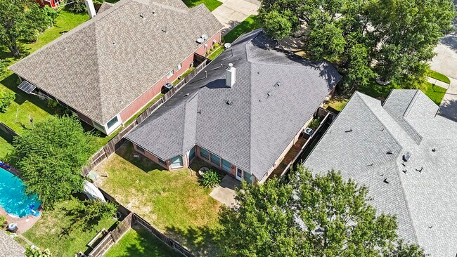 Building Photo - 10415 Courtley St