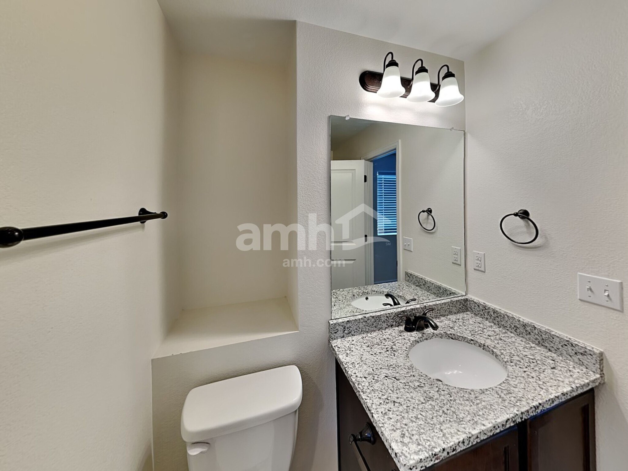 Building Photo - 5546 Malta St