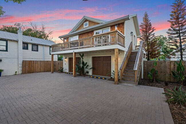 Building Photo - 30 W Castillo Dr