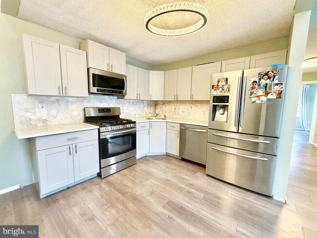 Building Photo - 21 Joyner Ct