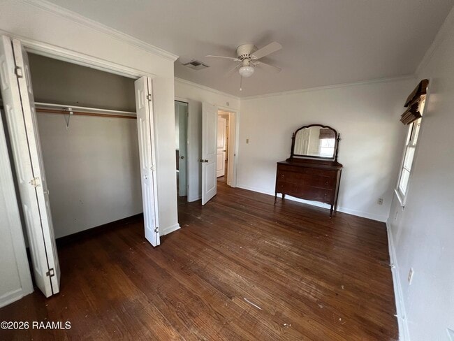 Building Photo - 215 Stephens St