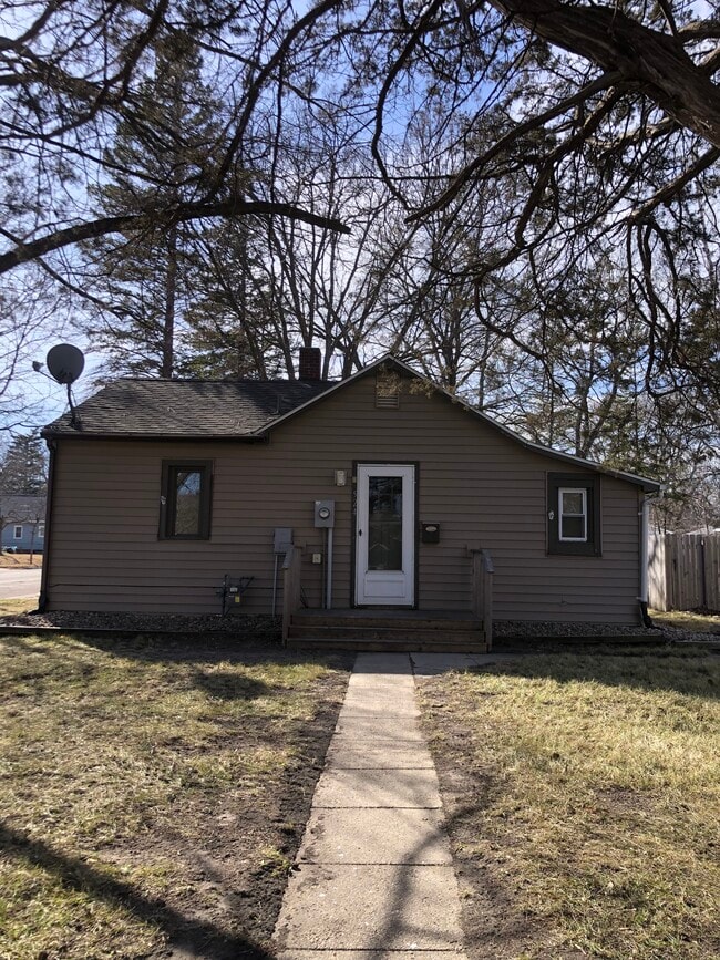 Building Photo - 524-512 12th St SW