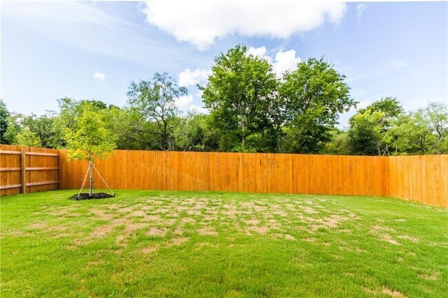 Building Photo - 6521 Ranchito Dr