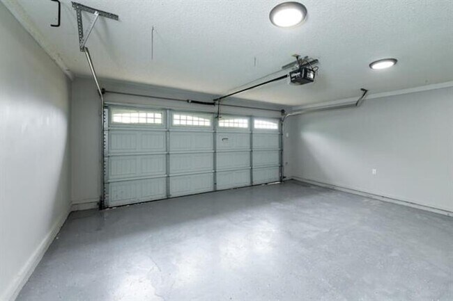 Building Photo - 9102 Valkrie Ln