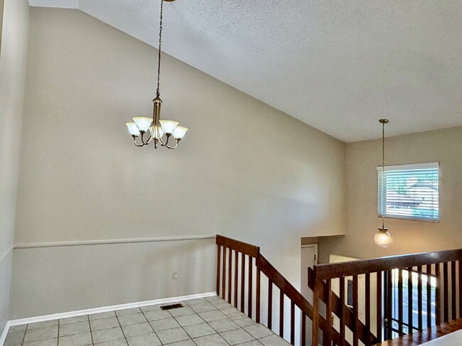 Building Photo - Charming Split-Level Oasis on a Quiet Cul-de-Sac Backing to Greenspace. New Carpet, New Paint and...