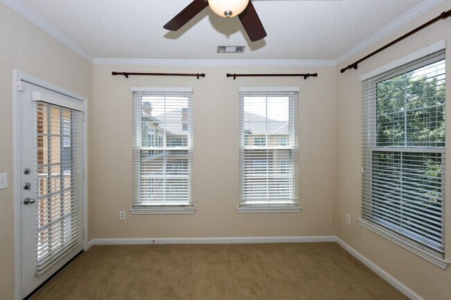 Building Photo - Villa Sonoma Brookhaven