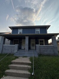 Building Photo - 810 N Dearborn St