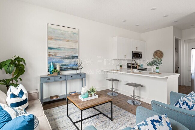 Building Photo - 438 Goodall Ave