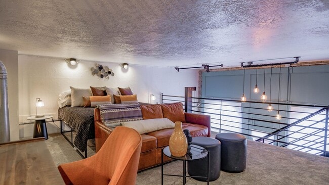 Building Photo - 40 N Freedom Blvd