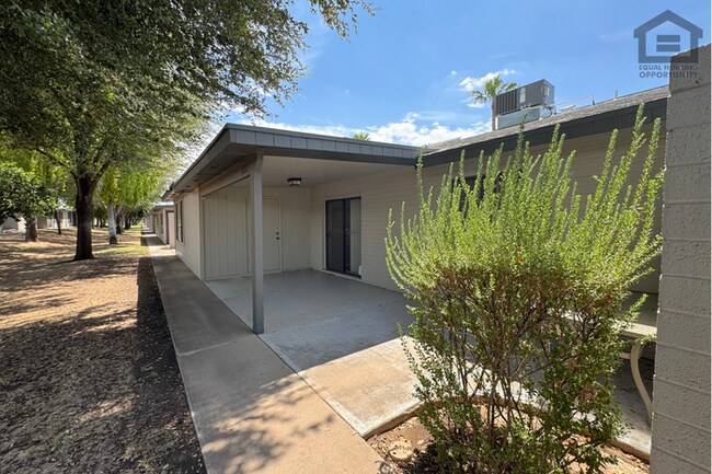 Building Photo - 1Bed/2Bath Furnished House in 55+ Age-Restricted Community in East Mesa!