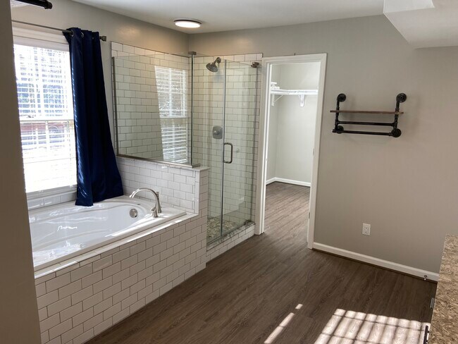 Building Photo - 1124 Theresa Ct