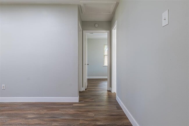 Building Photo - 9014 Slayton Dr