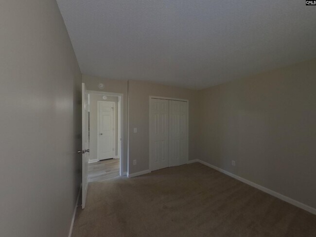 Building Photo - 562 Chisolm Way