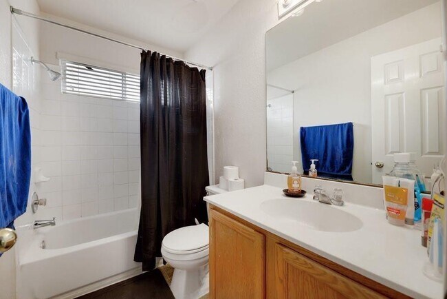 Building Photo - 505 Woodsorrel Way