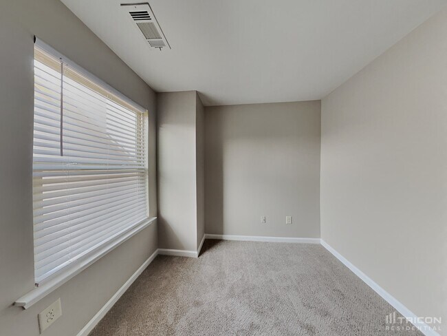 Building Photo - 81 Wyndham Ct