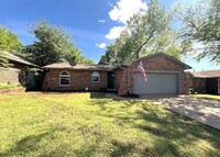 Building Photo - 3012 SE 55th St