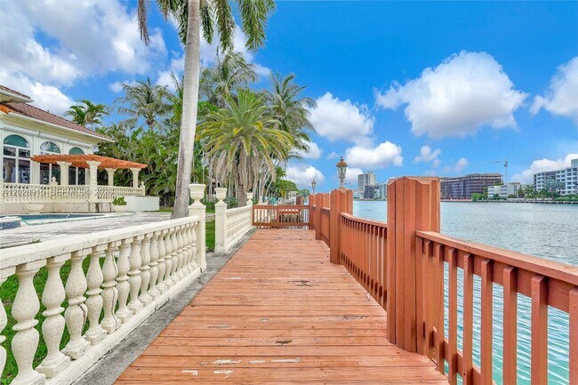 Building Photo - 166 Bal Bay Dr