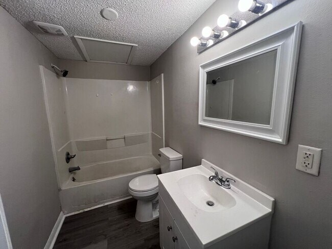 Building Photo - 163 Ave A SE