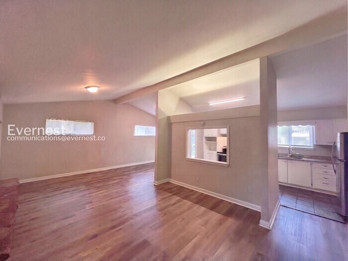 Building Photo - 8694 Yorktown Dr