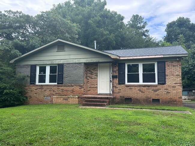 Primary Photo - Newly Renovated 3 Bedroom Home!!