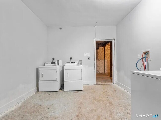 Building Photo - 31 Whittier St