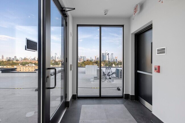 Building Photo - 121 34th St