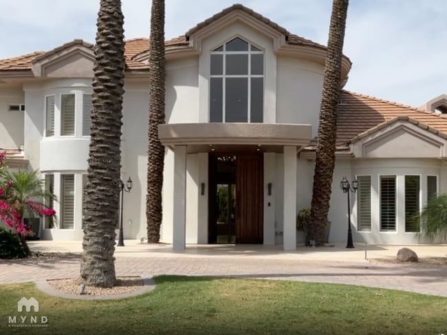 Building Photo - 1502 E Treasure Cove Dr