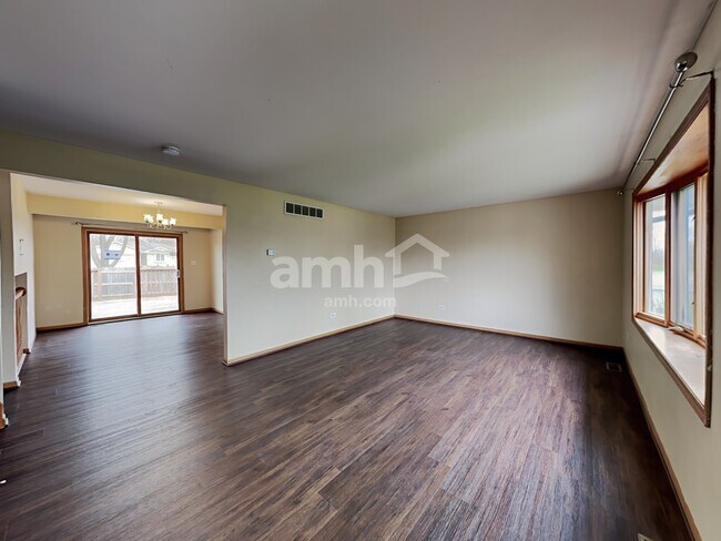 Building Photo - 370 Brink Drive