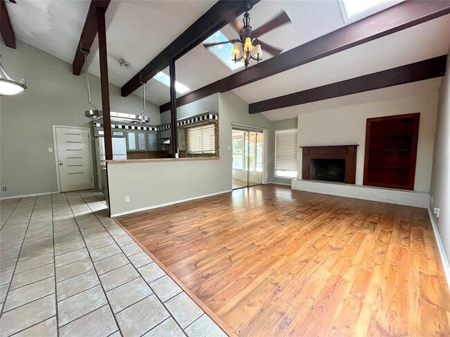 Building Photo - 2307 Monarch Dr