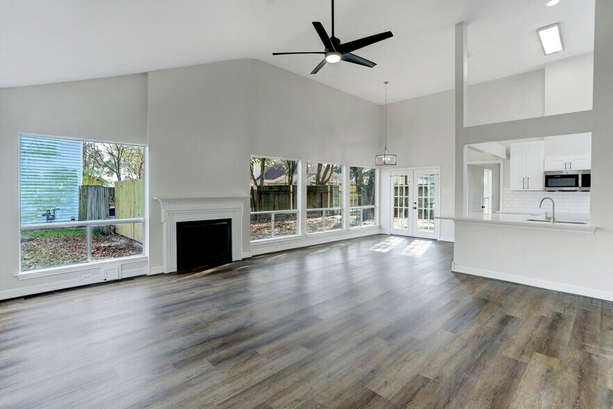 Building Photo - 18323 Autumn Trails Ln