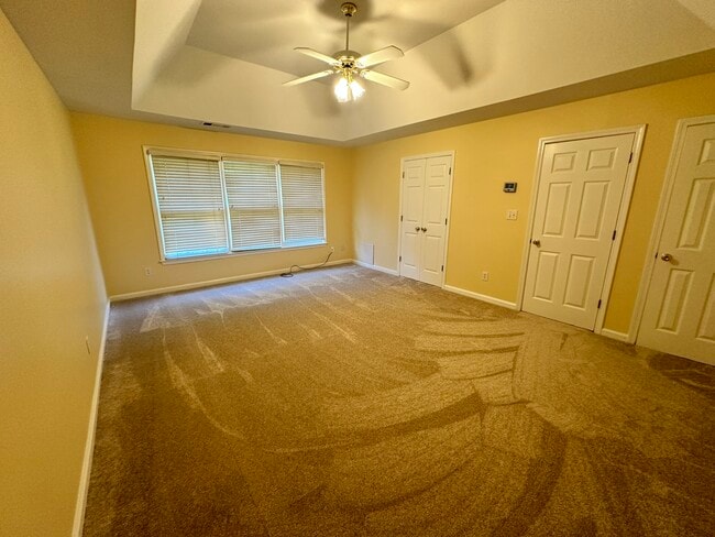 Building Photo - 420 White Rose Trce