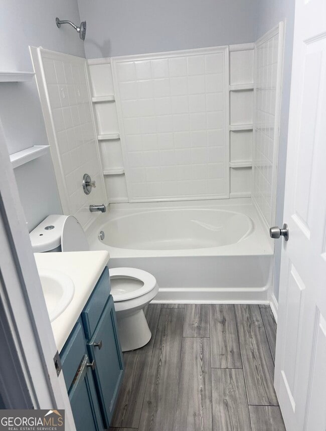Building Photo - 2279 Strathmoor Manor Dr