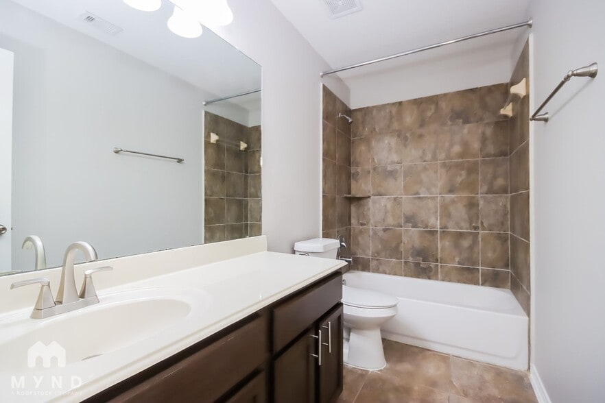 Building Photo - 20818 Falcon Hill St