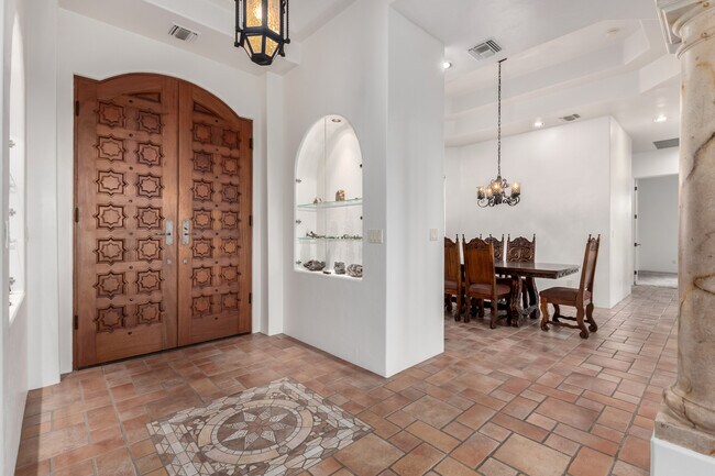 Catalina Foothills 4 bedroom 4 bath Home located in prestigious Canyon Ridge. 270-degree VIEWS! - 4667 N Rocky Crest Plz