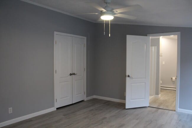 Building Photo - 6 Laura Ln