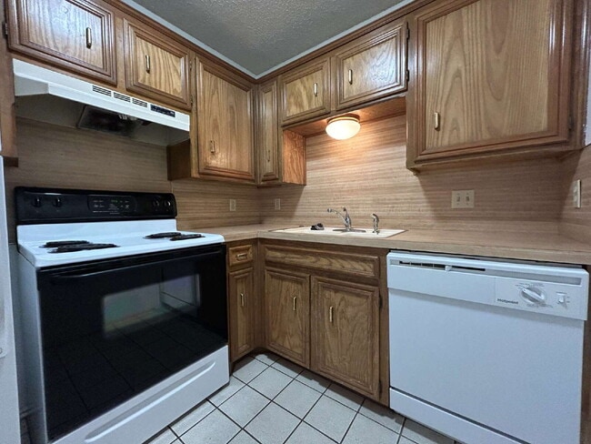 Building Photo - Duplex Across The Street From Costco & Eas...