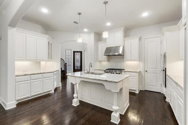 Building Photo - 910 Ontzlake Dr