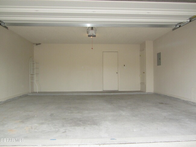 Building Photo - 6572 Dakota Ridge Dr