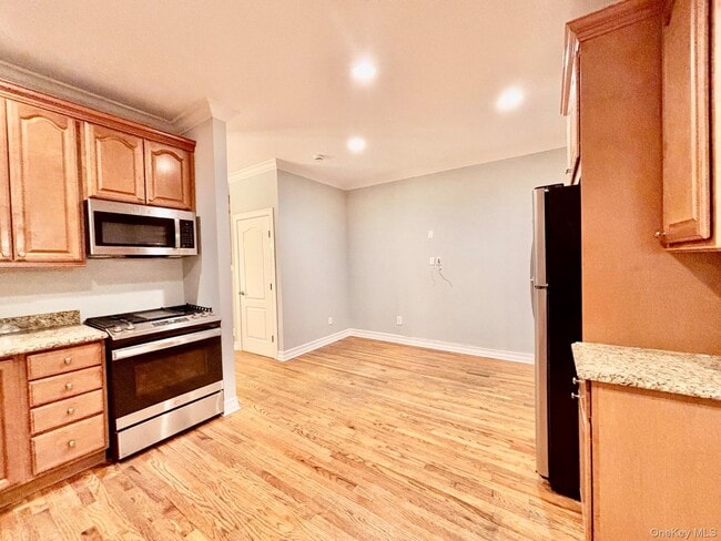 Building Photo - 1 W Owen St