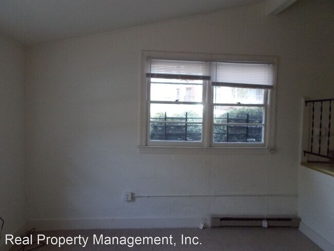Building Photo - 1 br, 1 bath Apartment - 330 15th St NW 33...