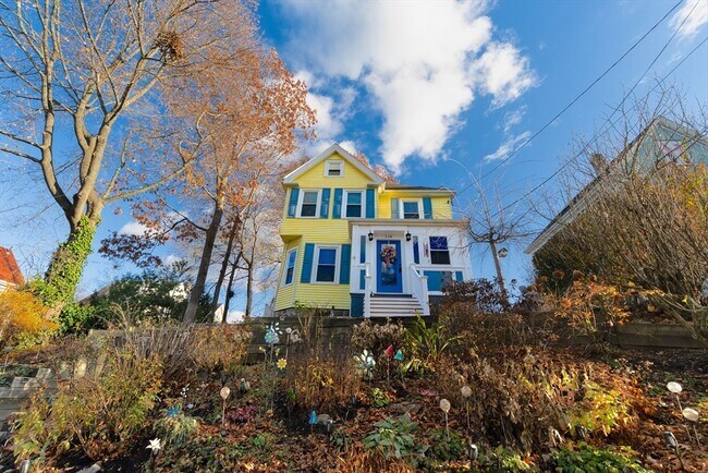 Primary Photo - 118 Newburg St