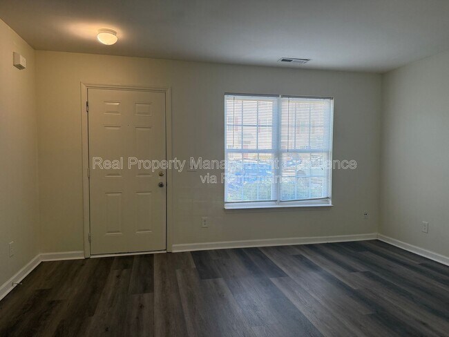 Building Photo - 16 Red Ln