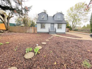 Building Photo - 620 SE 146th Ave