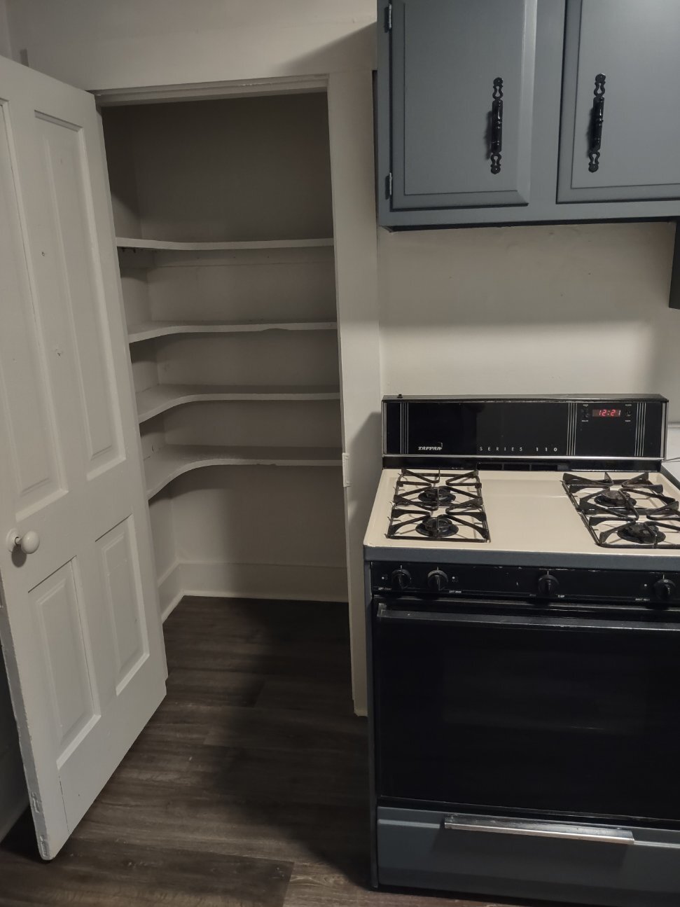 Pantry - 211 S Western Ave