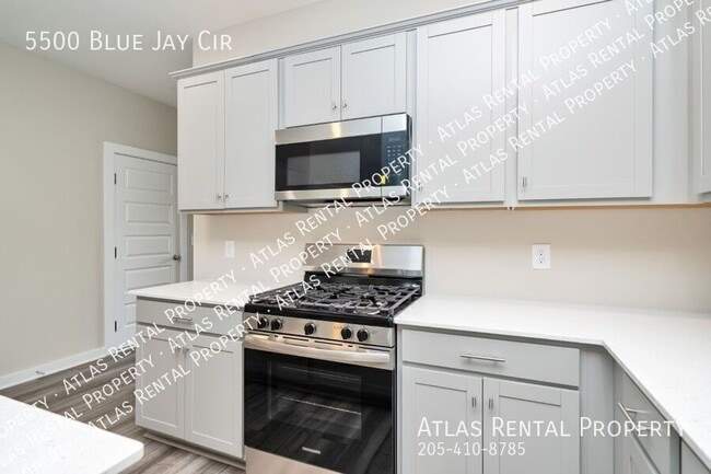 Building Photo - 5500 Blue Jay Cir