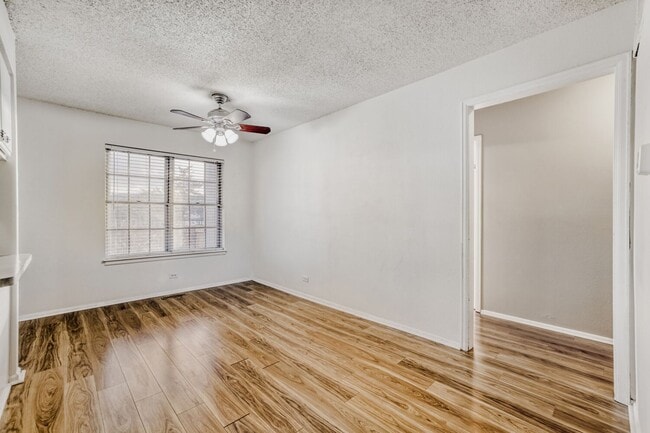 Building Photo - 2301 E Fremont Ave