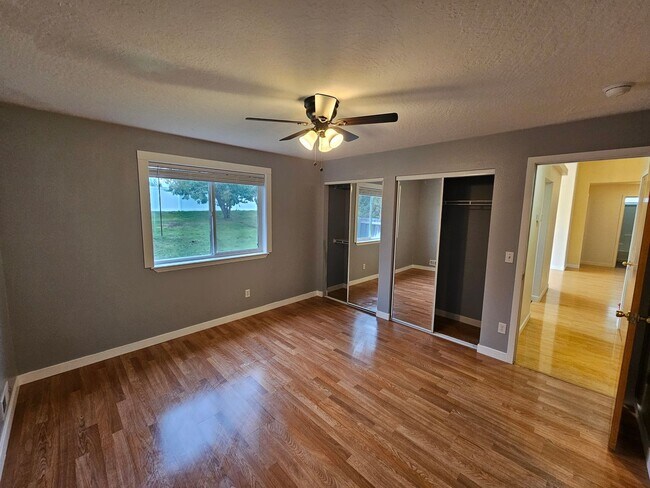 Building Photo - Stunning Home in Medical Lake
