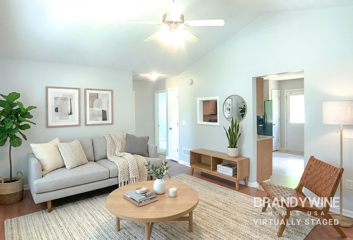 Building Photo - 581 Twin Oaks Ln