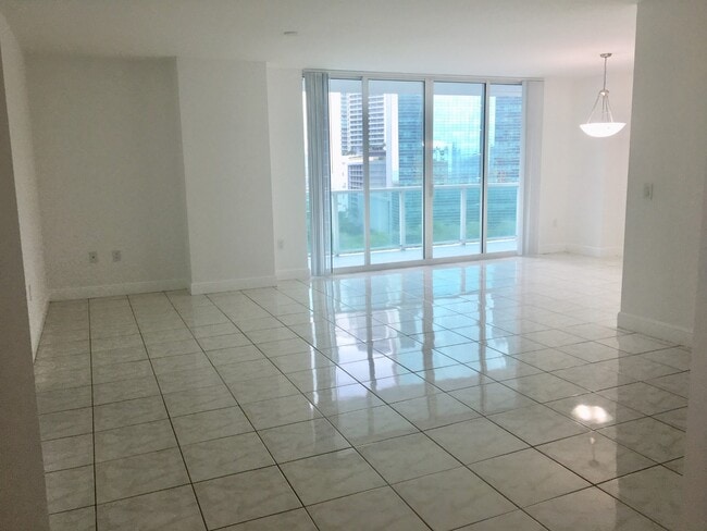 Building Photo - 1250 S Miami Ave